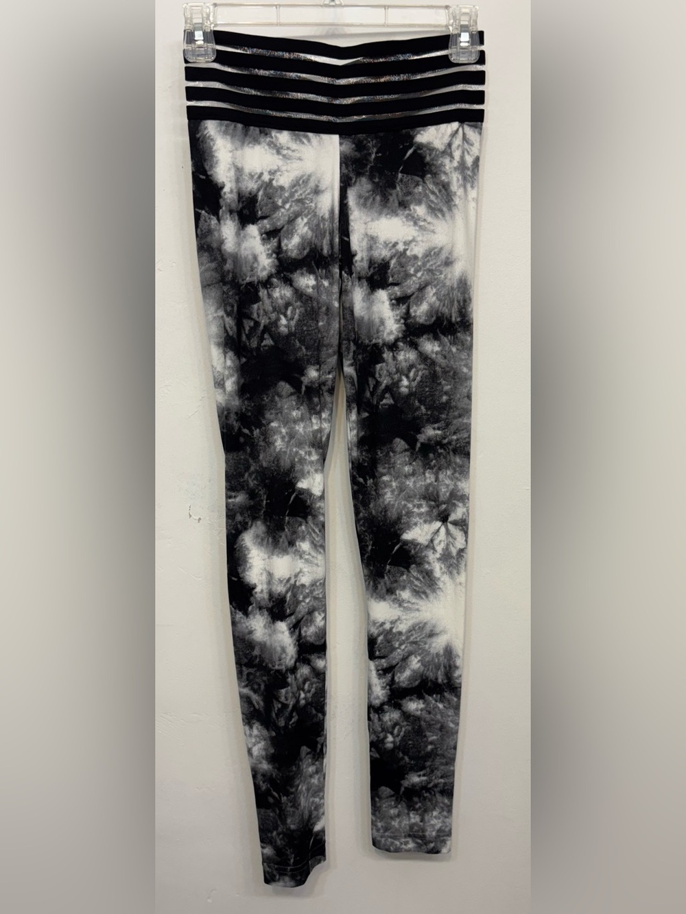 Cute Booty Black & White Tie Dye High Waisted Leggings Womens Size Small NWOT